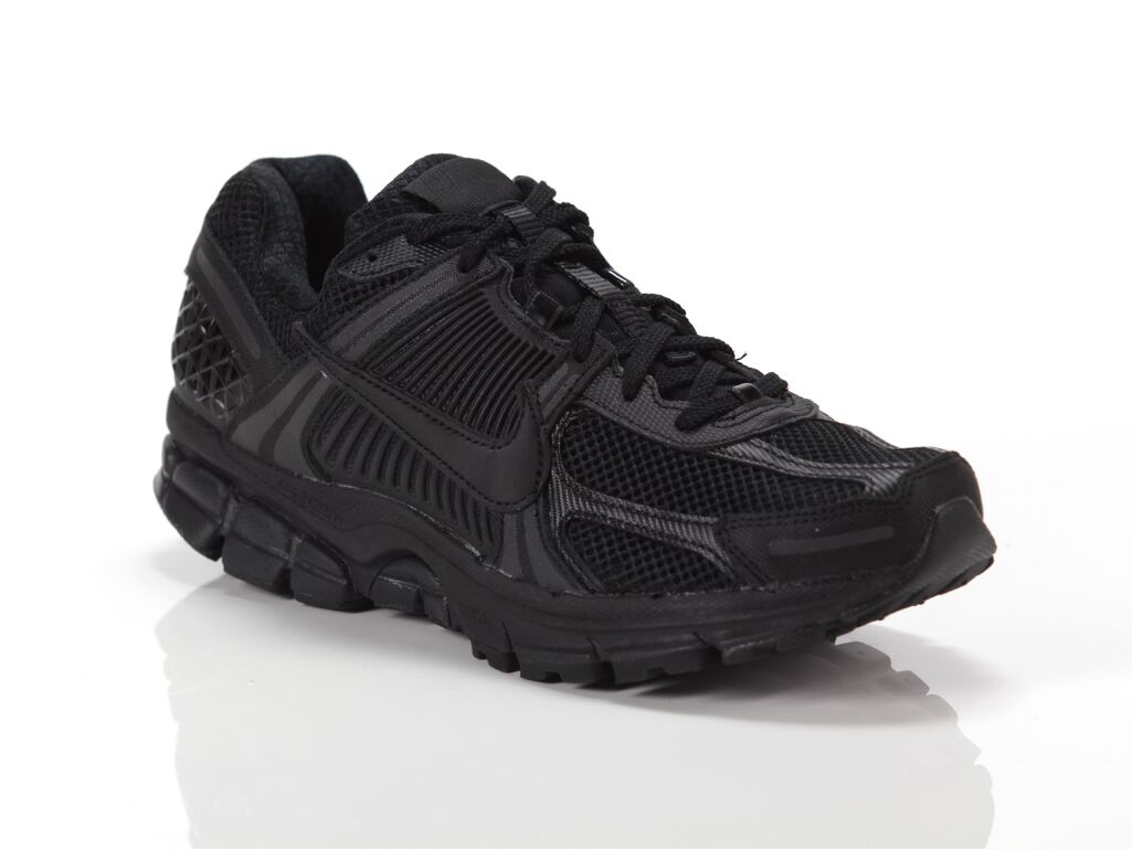  Nike Zoom Vomero 5 - Sneakers uomo Nike. Disponibile in diverse taglie: 46, 41, 42, 43, 44, 45 e colori nero. YOUSPORTY.