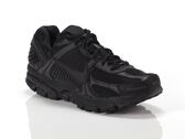  Nike Zoom Vomero 5 - Sneakers uomo Nike. Disponibile in diverse taglie: 46, 41, 42, 43, 44, 45 e colori nero. YOUSPORTY.