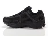  Nike Zoom Vomero 5 - Sneakers uomo Nike. Disponibile in diverse taglie: 46, 41, 42, 43, 44, 45 e colori nero. YOUSPORTY.