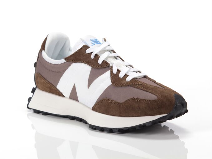  327 - Sneakers unisex New Balance. Disponibile in diverse taglie: 41, 42, 43, 44, 45 e colori bianco, marrone. YOUSPORTY.