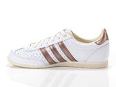  Japan - Sneakers donna Adidas. Disponibile in diverse taglie: 40, 37, 38, 39 e colori ottone antico, bianco. YOUSPORTY.