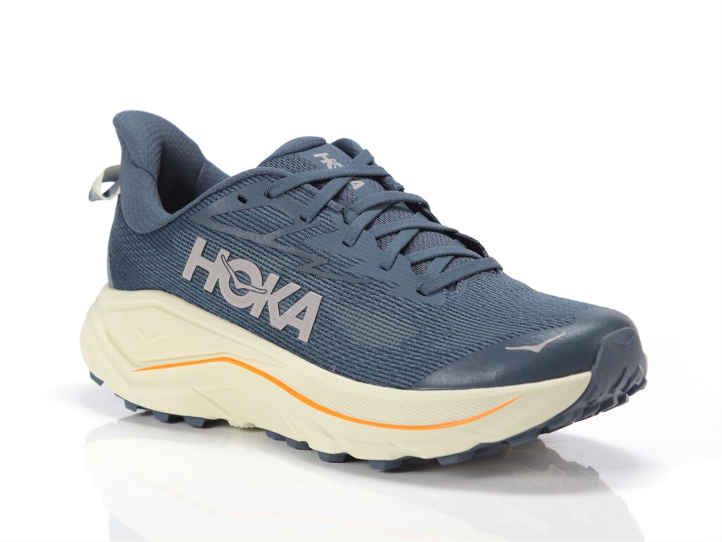  Challenger 8 - Trekking uomo Hoka. Disponibile in diverse taglie: 46, 41, 42, 43, 44, 45 e colori beige, grigio, petrolio. YOUS