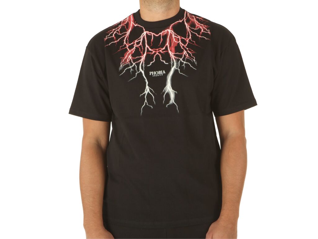  Black T-Shirt With Red And Grey Light On Front - T-Shirt uomo Phobia Archive. Disponibile in diverse taglie: l e colori rosso, 