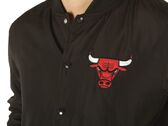  Nba Team Logo Bomber Chicago Bulls - Giacche uomo New Era. Disponibile in diverse taglie: s e colori rosso, nero. YOUSPORTY.