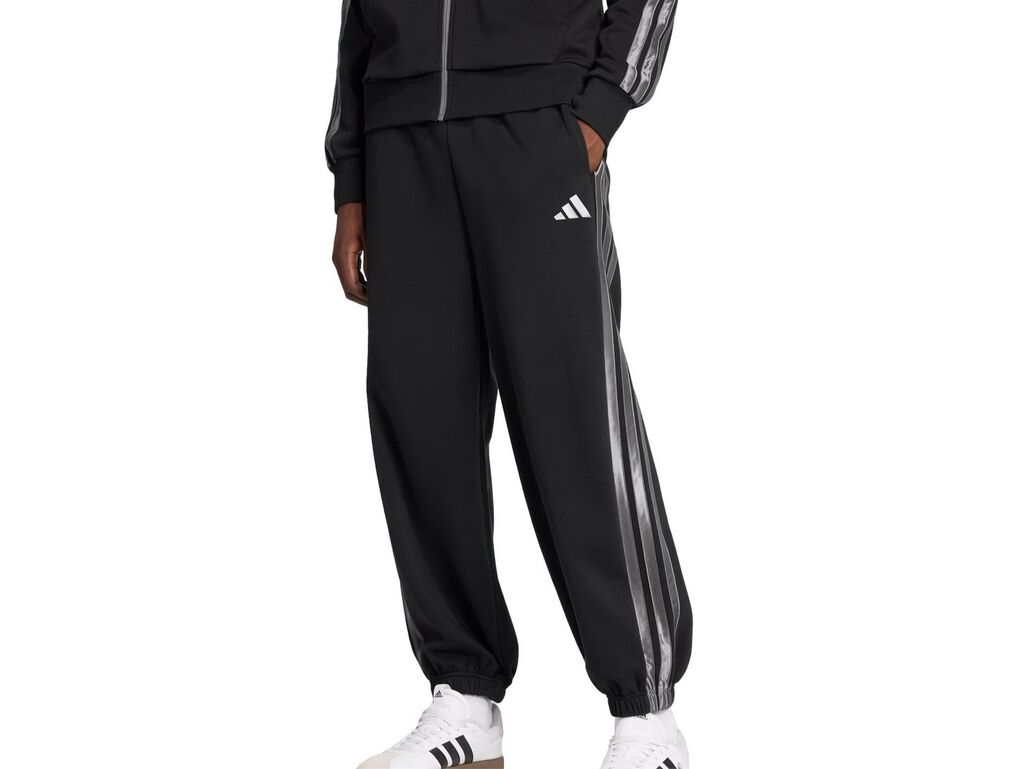  Essentials Holiday Pant - Pantaloni uomo Adidas. Disponibile in diverse taglie: l, s, xl e colori nero. YOUSPORTY.