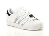  Superstar W - Sneakers donna Adidas. Disponibile in diverse taglie: 40, 39 e colori argento, bianco, nero. YOUSPORTY.