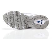  740 - Sneakers unisex New Balance. Disponibile in diverse taglie: 40, 41, 42, 36, 37, 38, 39 e colori argento, bianco. YOUSPORT